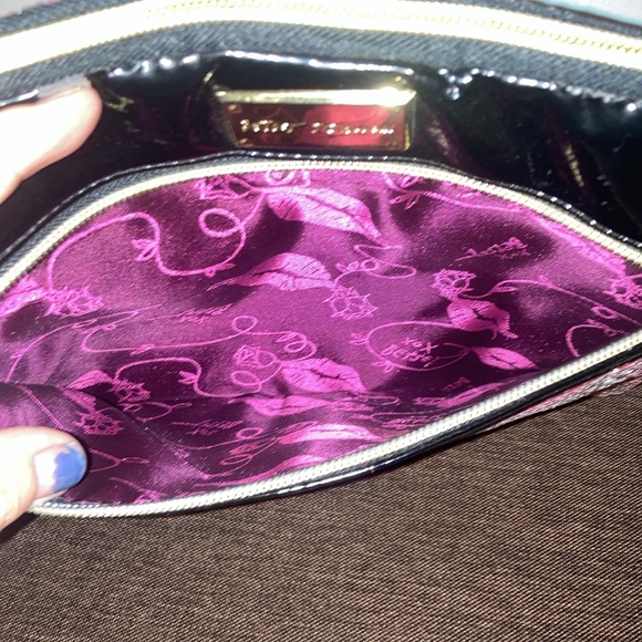 Betsey Johnson Pink & Black Sequin 10" Tablet Laptop Case - Picture 5 of 7